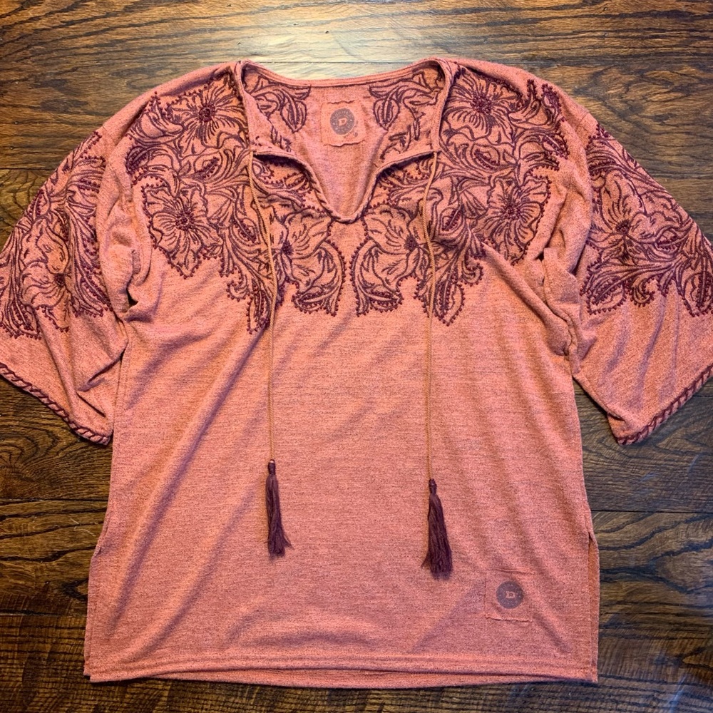 Double D Ranch Rodeo Red Cedar Top Size Small